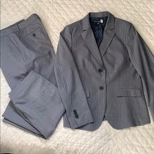EUC Brooks Brothers 3 Piece Navy/Cream Suit